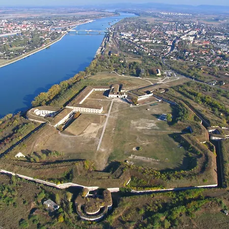 Tulipan Panzio 3* Komárom