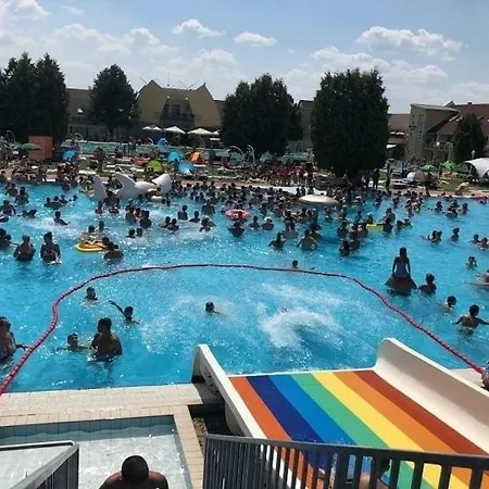 Tulipan Panzio Bed & Breakfast 3*