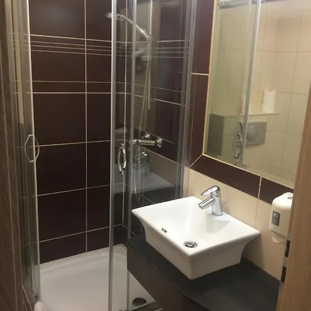 فندق مبيت وإفطار Tulipan Panzio 3*