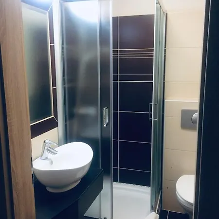 Tulipan Panzio فندق مبيت وإفطار 3*