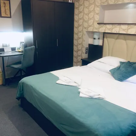 Tulipan Panzio 3* Komárom