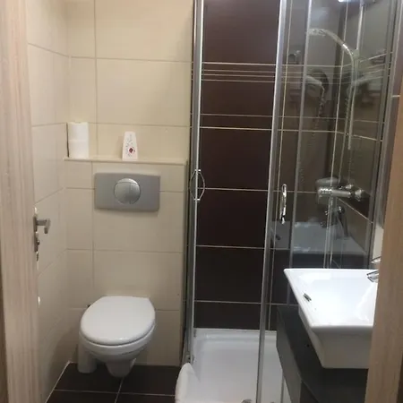 Tulipan Panzio Bed & Breakfast 3*