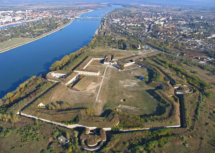Tulipan Panzio 3* Komárom