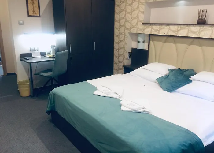 Tulipan Panzio 3* Komarom